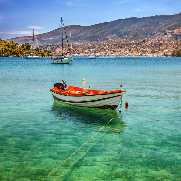 Рыбацкая лодка, Греция — стоковое фото