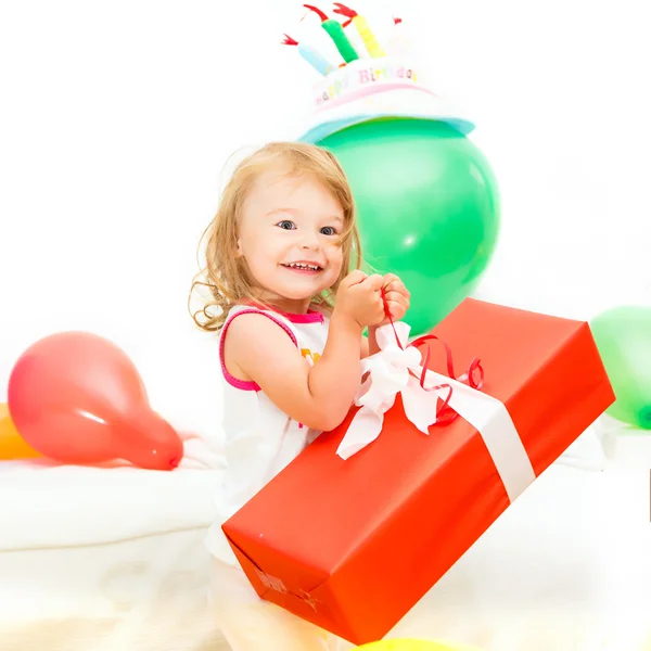 Bambina che festeggia il secondo compleanno — Foto Stock