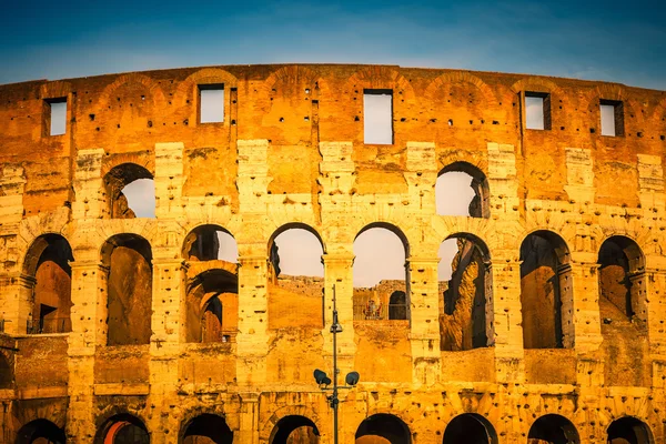 Koloseum při západu slunce — Stock fotografie