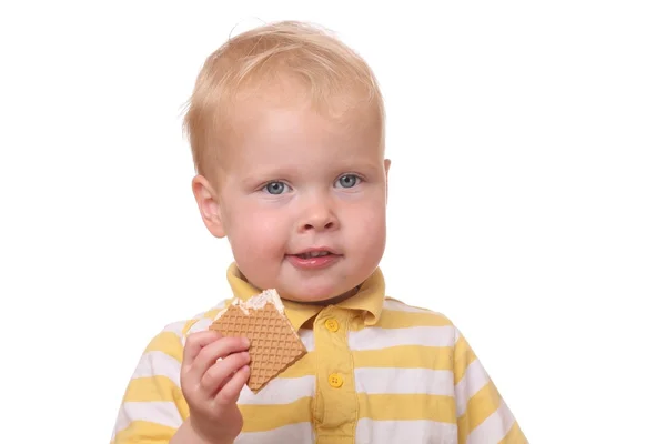 Barn äta kakor — Stockfoto