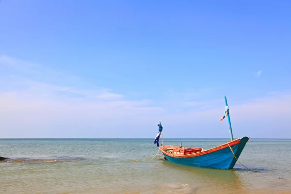 Boot op het strand — Stockfoto