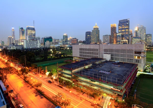 Paisagem do arranha-céu em Bangkok distrito de negócios — Fotografia de Stock
