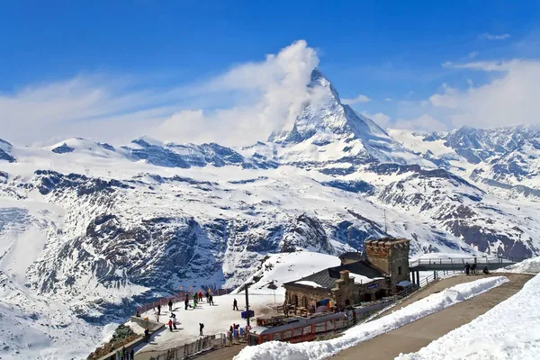 Landskap av Gornergrats tågstation och Matterhorns topp, logotyp — Stockfoto