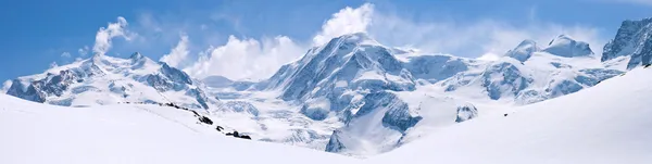 Zwitserse Alpen bergketen landschap — Stockfoto