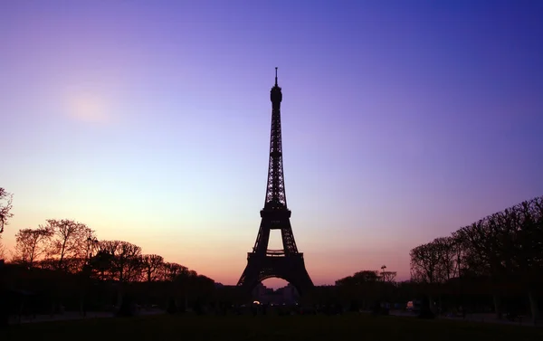 Silhuet af Eiffeltårnet - Stock-foto