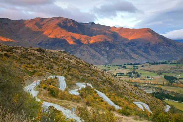 Snelweg bergketen Nieuw-Zeeland — Stockfoto