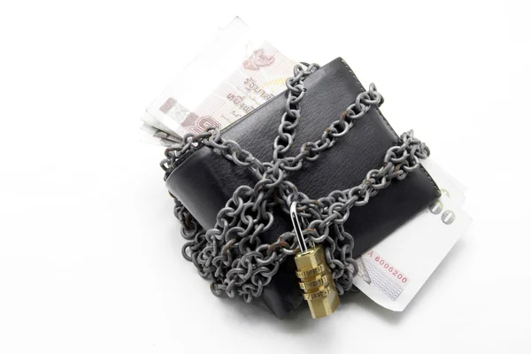 Чорний шкіряний гаманець з числовим замком і тайською банкнотою — стокове фото