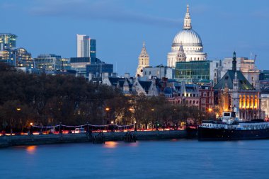 St Paul's Cathedral in London clipart