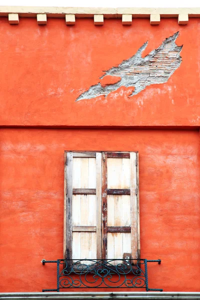 Итальянское здание — стоковое фото