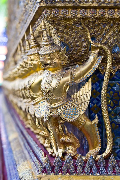 Garuda doré au grand palais Thaïlande — Photo