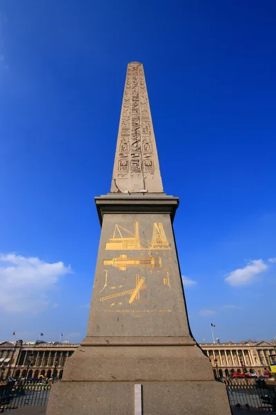 Обеліск пам'ятник Парижа — стокове фото