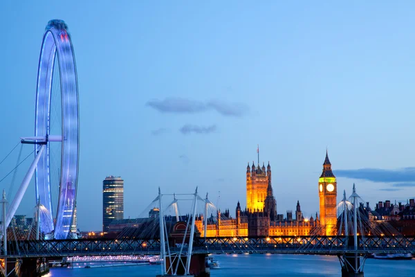 London Eye Side View com Big Ben — Fotografia de Stock