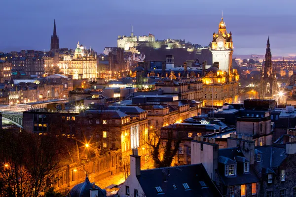 Edinburgh panoramata budovy a hrad Skotsko — Stock fotografie
