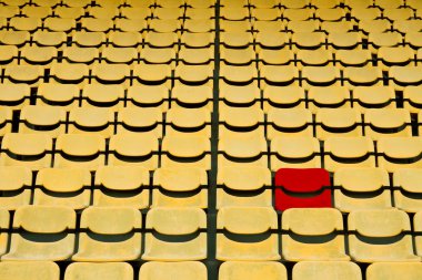Kırmızı koltukta sarı koltuğun desen Futbol Stadyumu