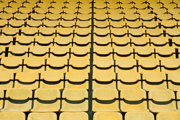 Stadion mit gelben Sitzen — Stockfoto