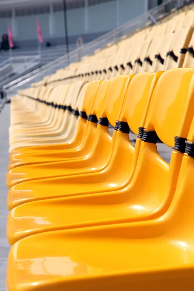 경기장에서 노란 좌석의 관점 — 스톡 사진