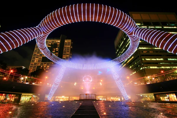 Spectacol de fântână la Fountain of Wealth Tower Singapore — Fotografie, imagine de stoc