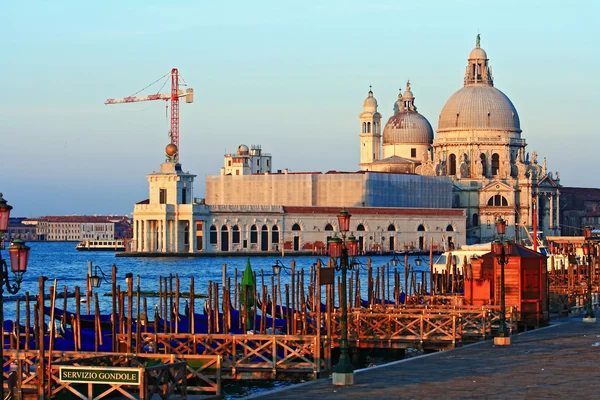 Санта-Марія делла Салюте Великого каналу Венеції, Італія — стокове фото