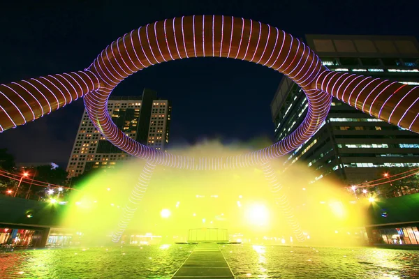 Spectacol de fântână la Fountain of Wealth Tower Singapore — Fotografie, imagine de stoc