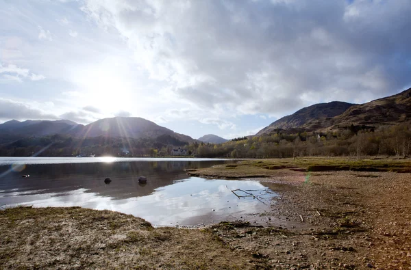 Loch shiel see bei glenn finnan hochland schottland — Stockfoto