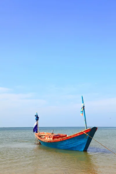 Barca a coda lunga pescatore — Foto Stock