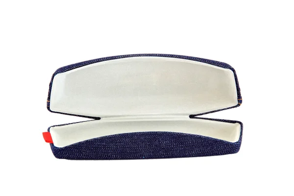 Isolado aberto azul jean óculos de sol caso no fundo branco — Fotografia de Stock