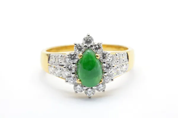 Jade διαμαντένιο δαχτυλίδι γάμου — Φωτογραφία Αρχείου