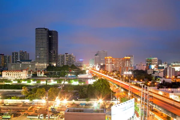 Bangkok silnice a budovy v centru města — Stock fotografie