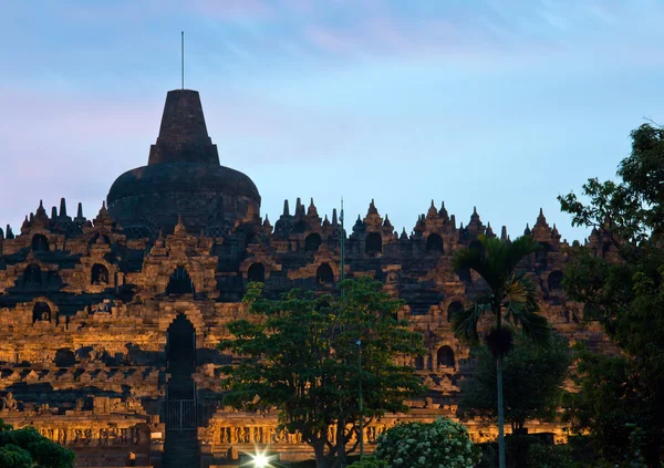 Templo Borobudur ao anoitecer — Fotografia de Stock