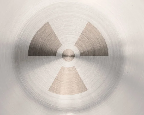 Гранд ядерний знак на фоні текстури металу — стокове фото