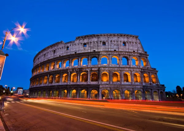 Coliseo roma italia noche — Foto de Stock