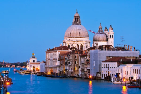 Kerk van grand canal Venetië — Stockfoto