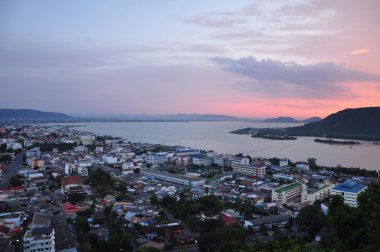 günbatımı sahil şehri, songkha, Tayland