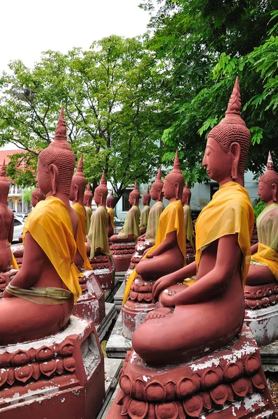 A row of buddha statue — Stock Photo, Image