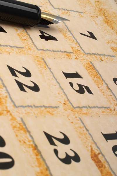 Calendario y pluma — Foto de Stock