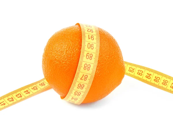 Πορτοκαλί φρούτα με μετροταινία — Φωτογραφία Αρχείου