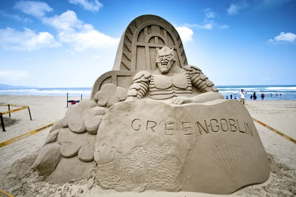 グリーン ゴブリン砂の彫刻 — ストック写真