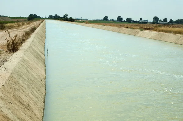 Irrigation canal — Stock Photo, Image