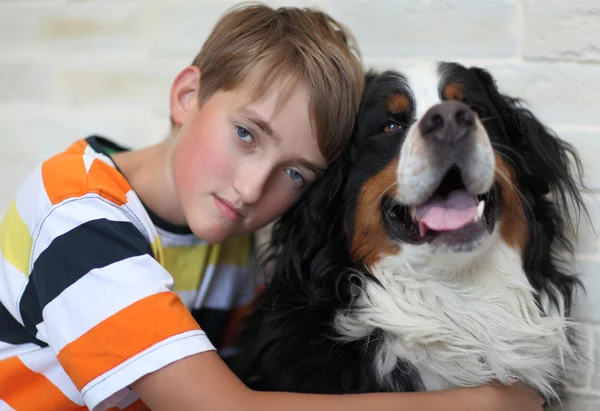 Boy and dog. — Stock Photo, Image