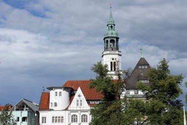 kasaba kilise, celle çan kulesi