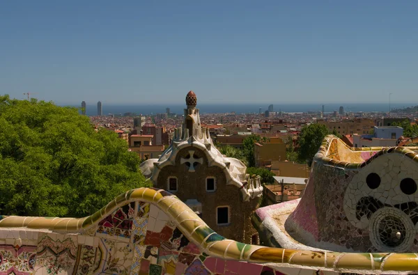 Guell park in barcelona mit gaudi-werken, 2012 — Stockfoto