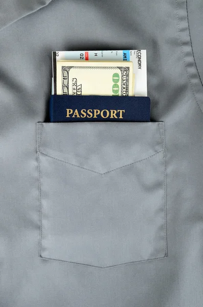 Reisepass und Bordkarte in der Tasche — Stockfoto