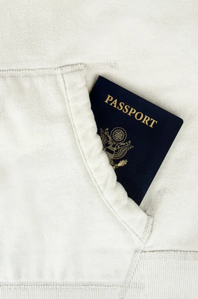 Passaporte em bolso branco — Fotografia de Stock