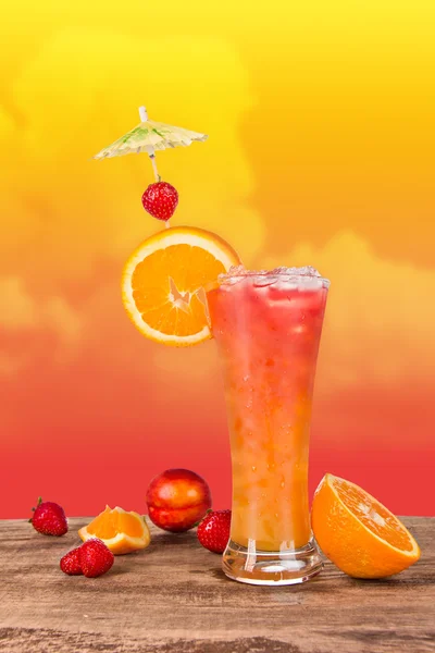 Exotischer Cocktail — Stockfoto