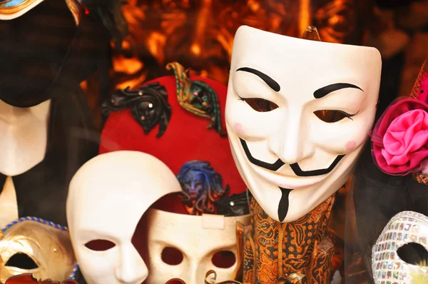 Várias máscaras para venda — Fotografia de Stock