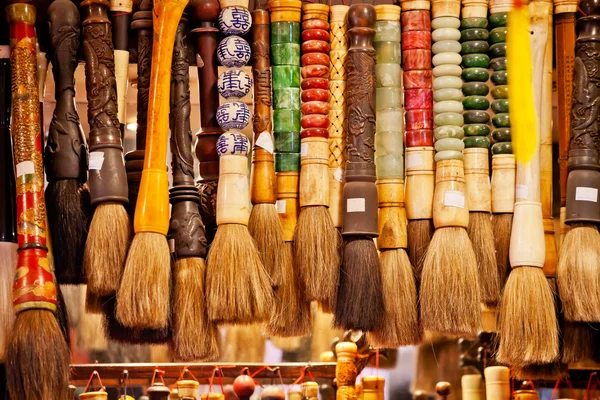 Chinese kleurrijke souvenir inkt borstels beijing, china — Stockfoto