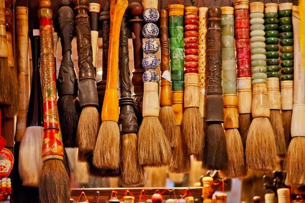 Chinese kleurrijke souvenir inkt borstels beijing, china — Stockfoto