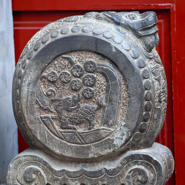 Čína drak dveře kamenné houhai beijing Čína — Stock fotografie