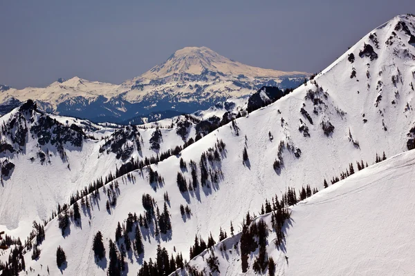 Sněžná hora saint adams a hřeben linky washington — Stock fotografie