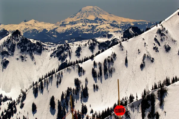 Snowy Mount Saint Adams Señal cerrada Washington — Foto de Stock